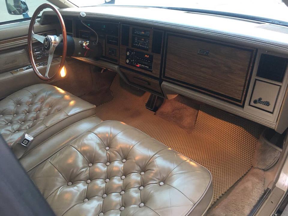 Khoang lái của hàng độc Cadillac Seville đời 1984 tại Sài thành Khoang lái của hàng độc Cadillac Seville đời 1984 tại Sài thành