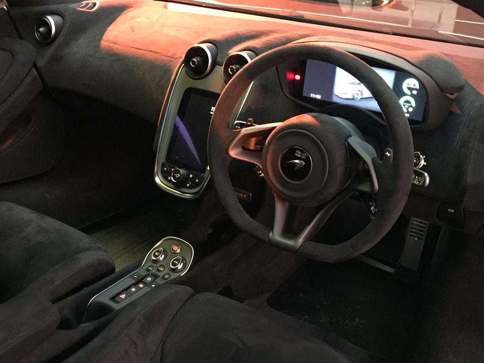 Nội thất siêu xe McLaren 600LT mới ra mắt Malaysia Nội thất siêu xe McLaren 600LT mới ra mắt Malaysia