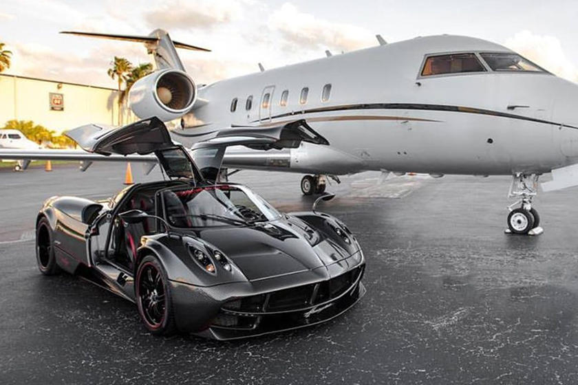 Option bọc carbon vỏ xe Pagani Huayra có giá 81.300 USD