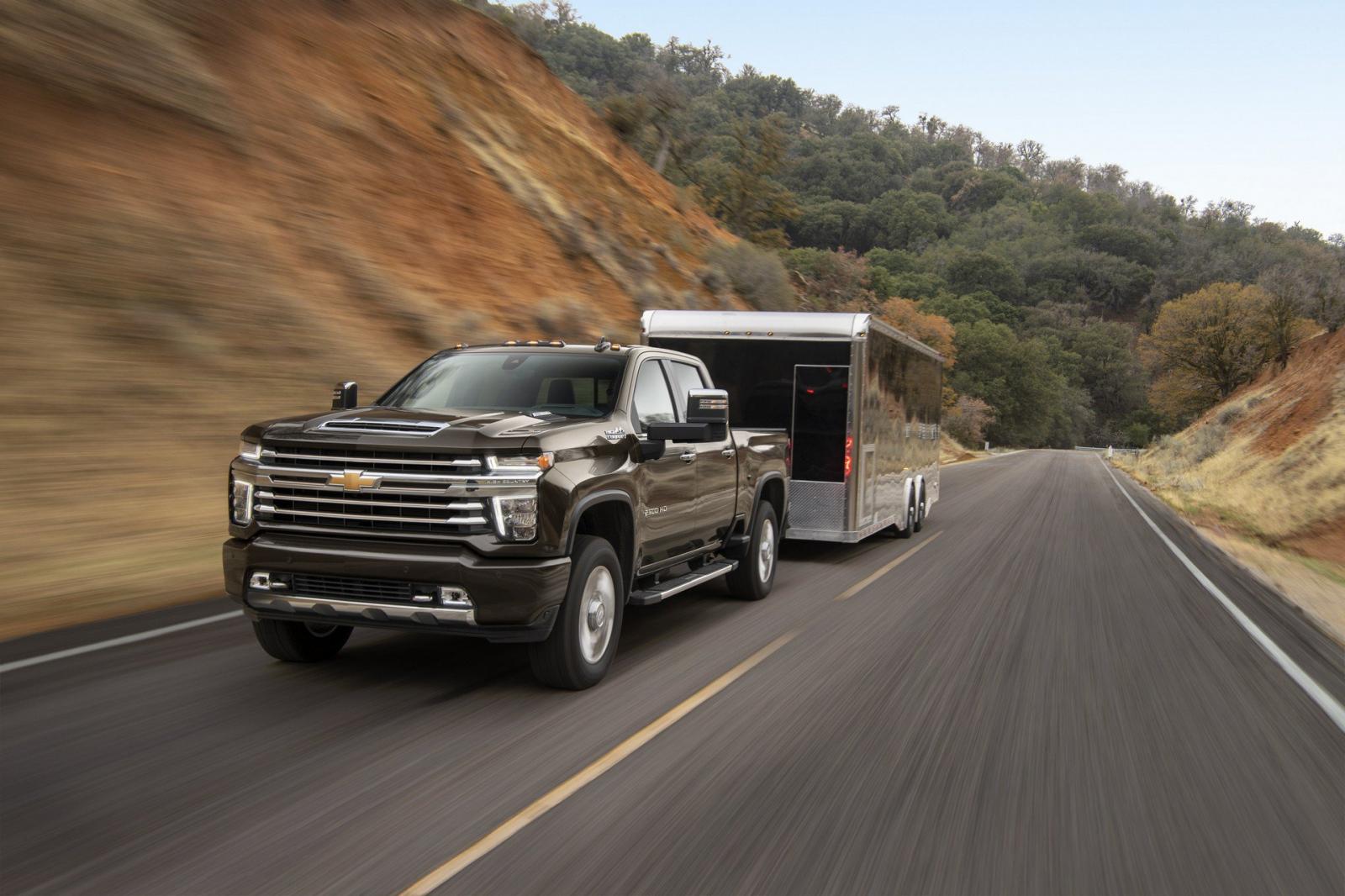 Chevrolet Silverado HD 2020 có khả năng kéo trọng lượng hơn 16 tấn Chevrolet Silverado HD 2020 có khả năng kéo trọng lượng hơn 16 tấn
