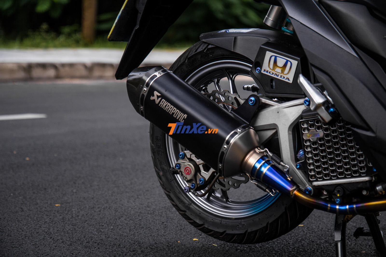 Pô Akrapovic của chiếc Honda Vario 150 2018 độ tại Sài thành Pô Akrapovic của chiếc Honda Vario 150 2018 độ tại Sài thành