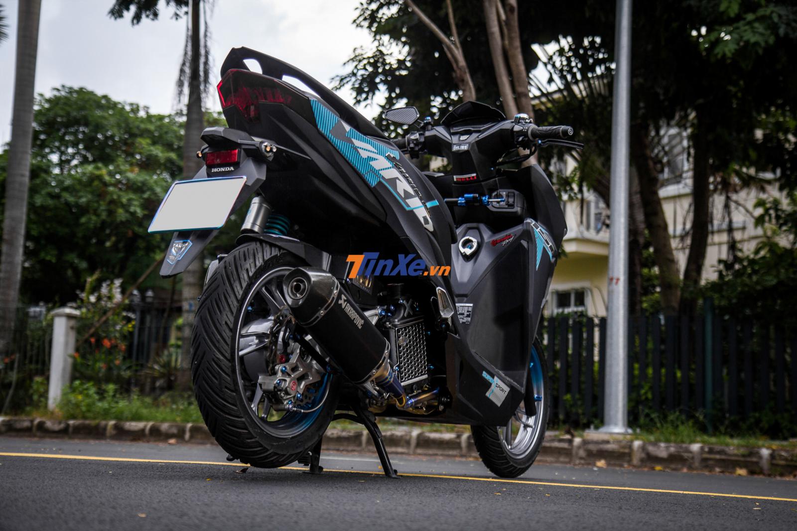 Bộ mâm zin phối màu mới sẽ đi kèm với đĩa đơn Braketech cho cả 2 bánh Bộ mâm zin phối màu mới sẽ đi kèm với đĩa đơn Braketech cho cả 2 bánh