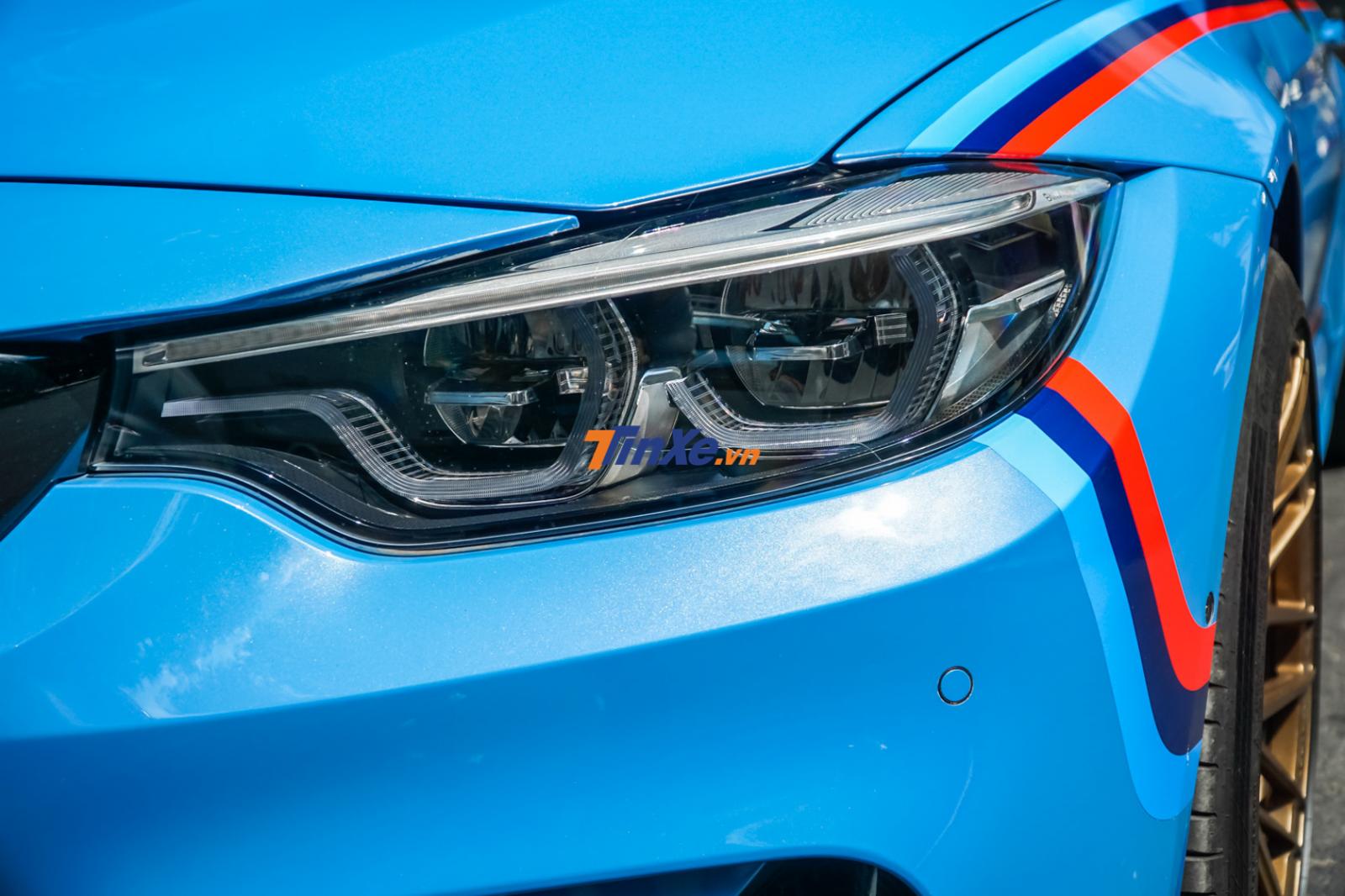 Đèn pha đôi không có thay đổi nào so với xe nguyên bản