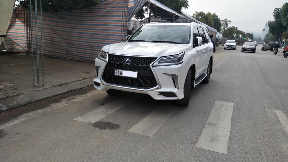 Lexus LX570 Super Sport hơn 10,2 tỷ đồng của doanh nhân vùng cao biên giới Lào Cai