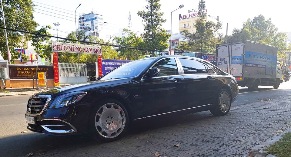 Mercedes-Maybach S600 có giá hơn 14 tỷ đồng