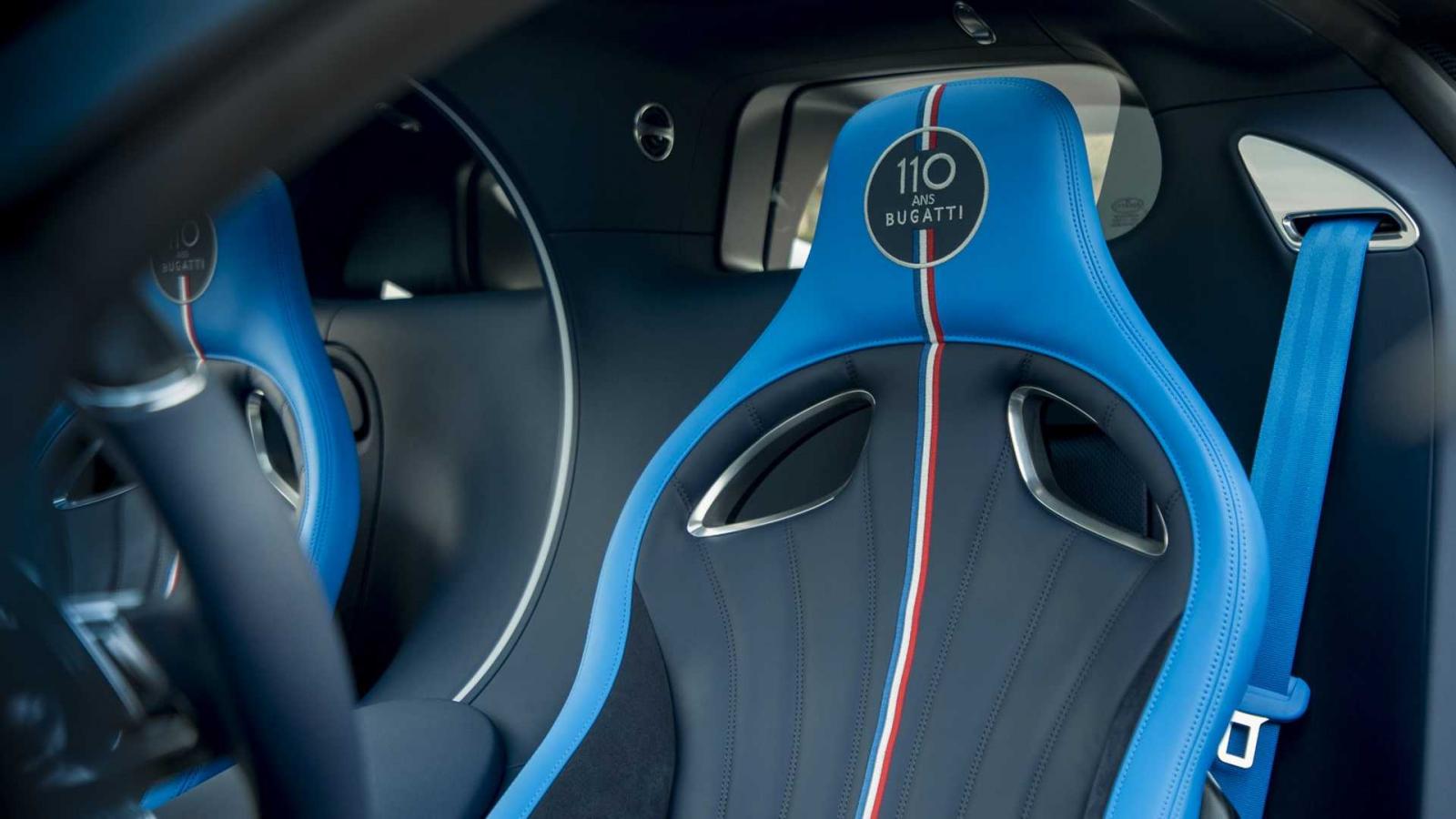 Nội thất Bugatti Chiron Sport 110 Ans Edition