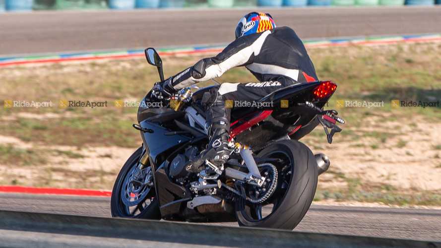 Triumph Daytona 765 sở hữu một số trang bị cao cấp