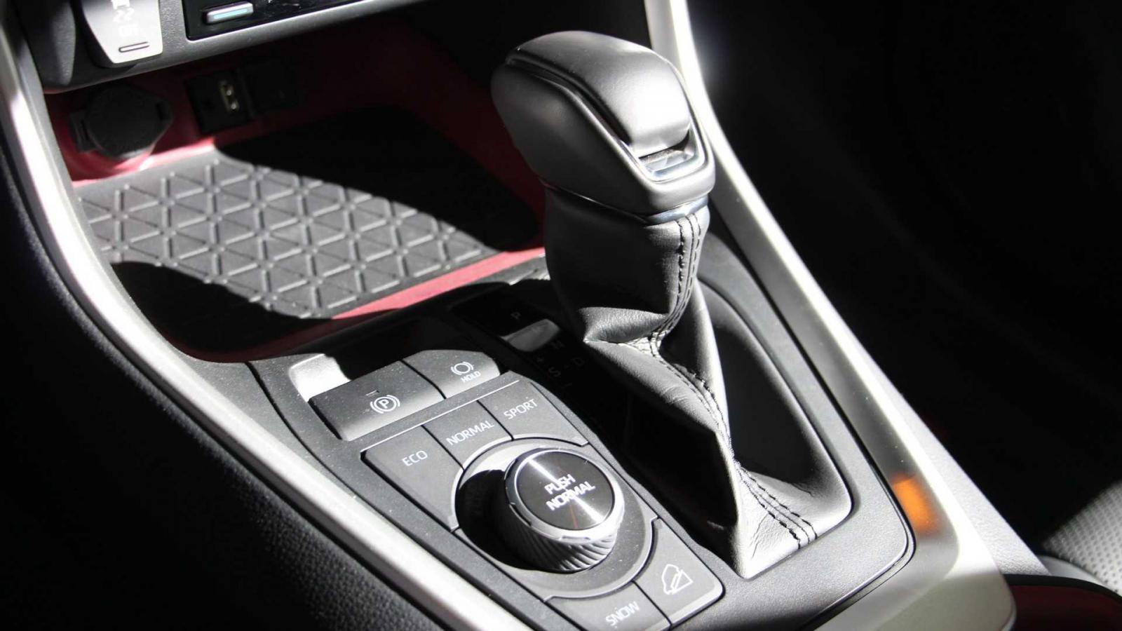 Động cơ của Toyota RAV4 TRD Off-Road 2020 đi với hộp số tự động 8 cấp Động cơ của Toyota RAV4 TRD Off-Road 2020 đi với hộp số tự động 8 cấp