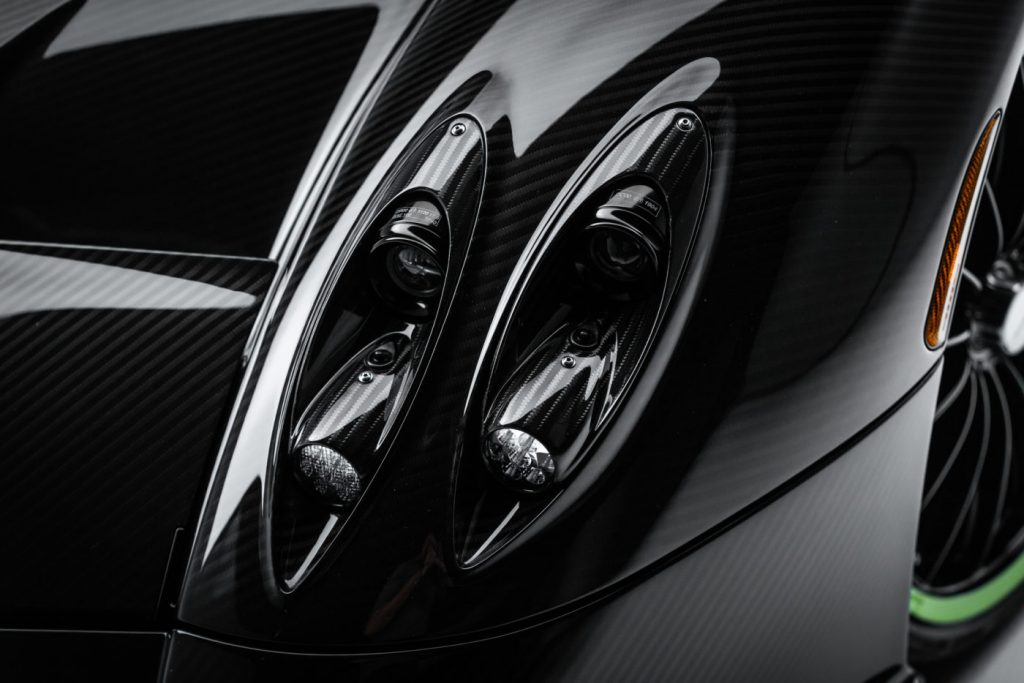 Bộ áo này có sợi carbon trần