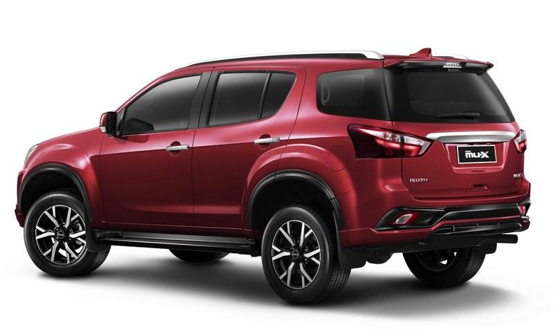 Thiết kế đuôi xe của Isuzu MU-X Onyx 2019 gần như không đổi