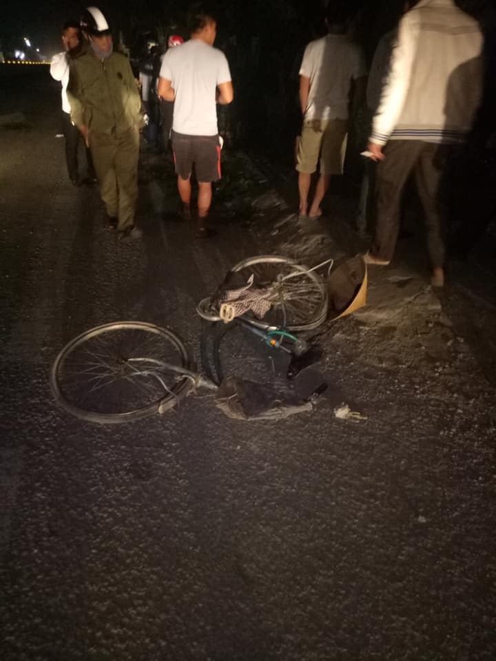 Chiếc xe đạp bị biến dạng sau vụ tai nạn