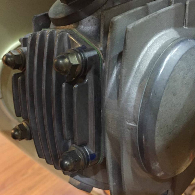 Xylanh và đầu bò của xe Honda Dream II, gioăng quy-lát thậm chí cũng rất mới Xylanh và đầu bò của xe Honda Dream II, gioăng quy-lát thậm chí cũng rất mới