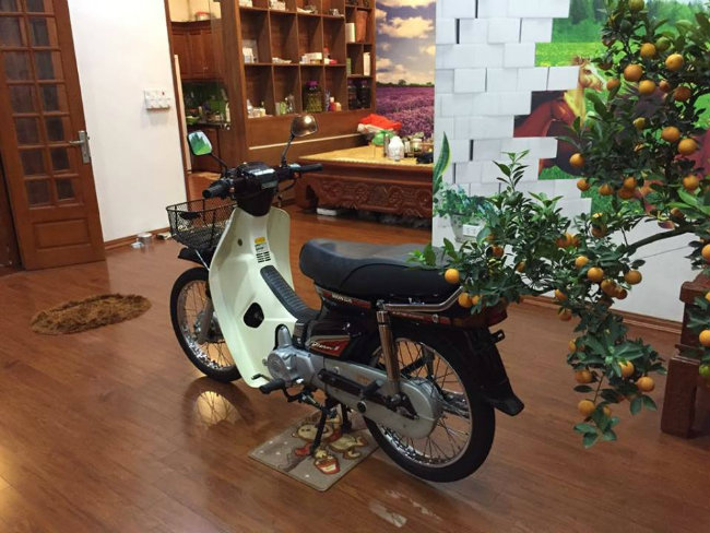 Toàn bộ các chi tiết và bộ phận trên xe vẫn còn nguyên bản Toàn bộ các chi tiết và bộ phận trên xe vẫn còn nguyên bản