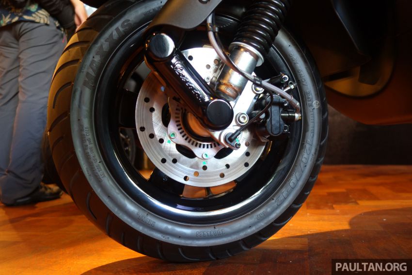 Hệ thống treo giò gà đặc trưng của các dòng xe Vespa Hệ thống treo giò gà đặc trưng của các dòng xe Vespa