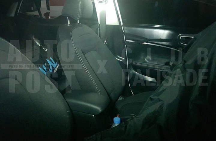 Những hình ảnh nội thất đầu tiên của Hyundai Leonis