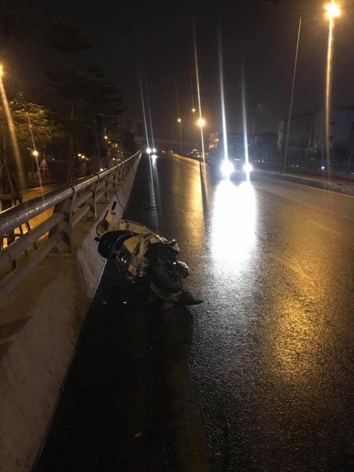 Chiếc xe ga Vespa tại hiện trường vụ tai nạn Chiếc xe ga Vespa tại hiện trường vụ tai nạn