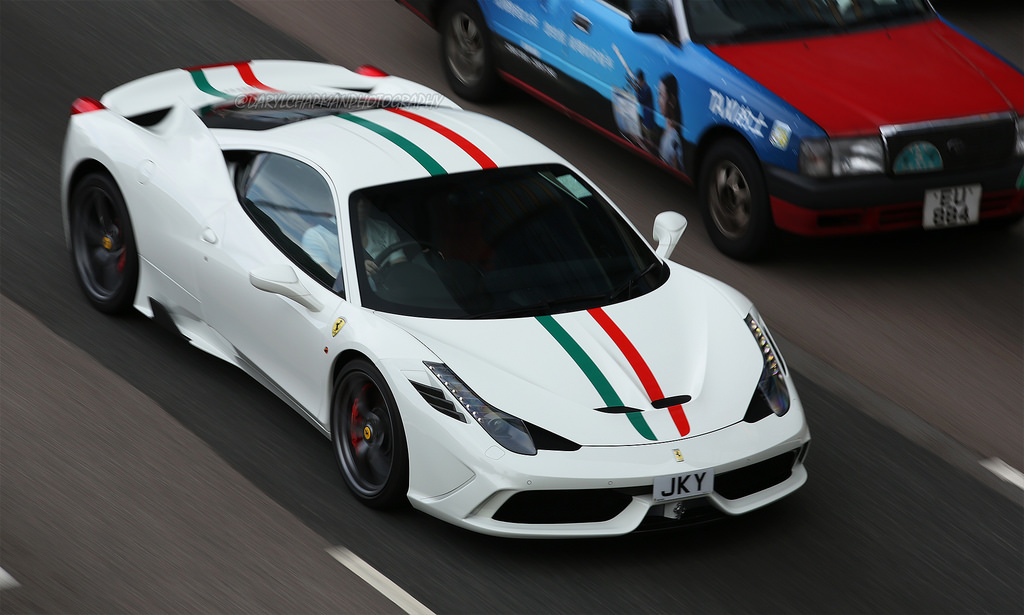Vẻ đẹp của siêu xe Ferrari 458 Speciale tại Hồng Kông trước khi gặp nạn