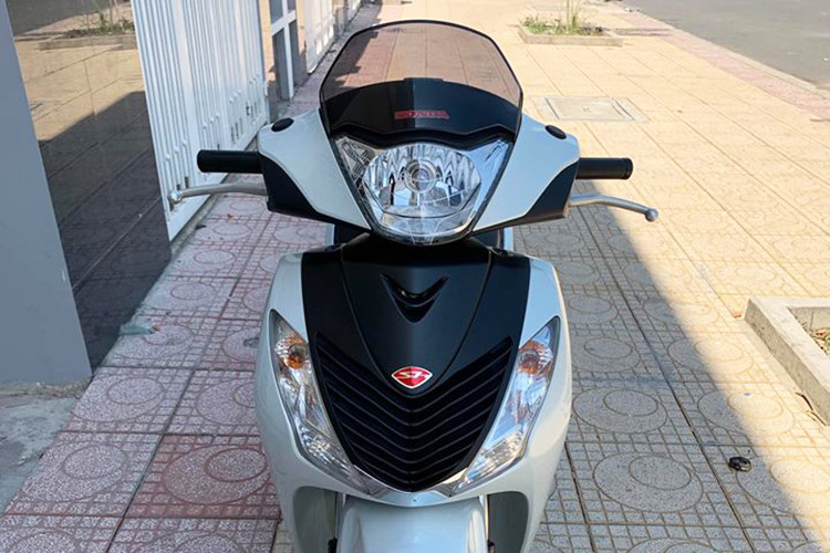 Honda SH 150i nhập Ý với thiết kế mặt nạ ấn tượng Honda SH 150i nhập Ý với thiết kế mặt nạ ấn tượng