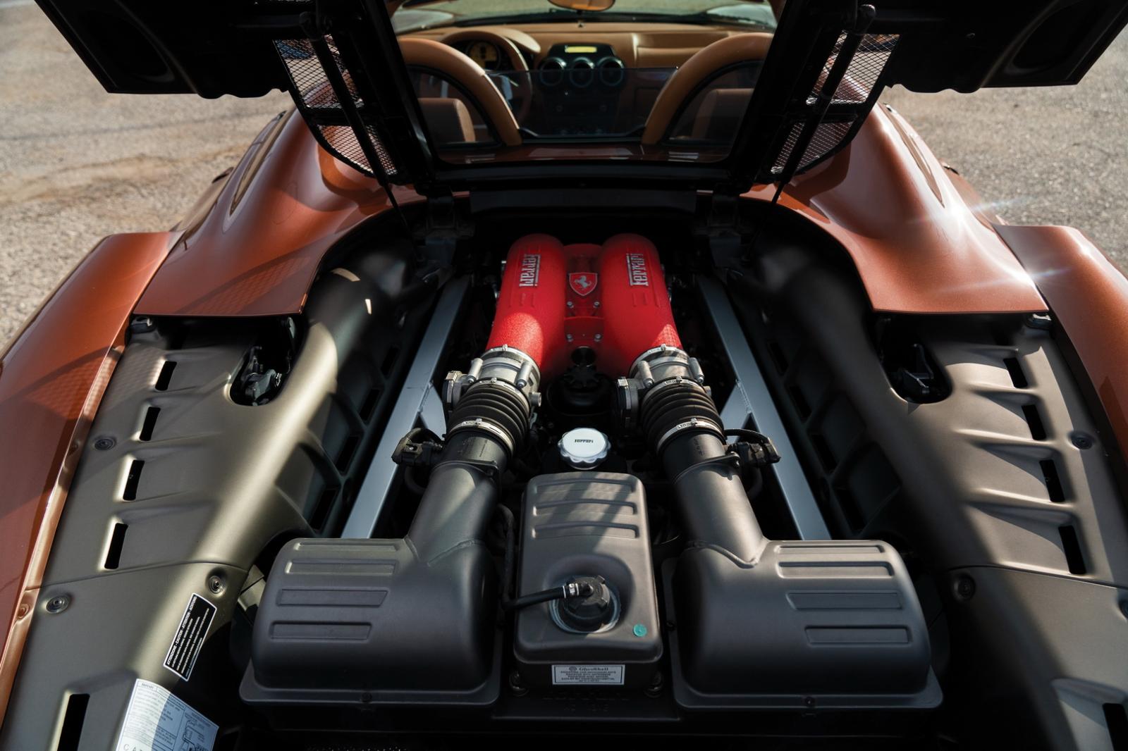 Ferrari F430 Spider được trang bị động cơ V8 Ferrari F430 Spider được trang bị động cơ V8