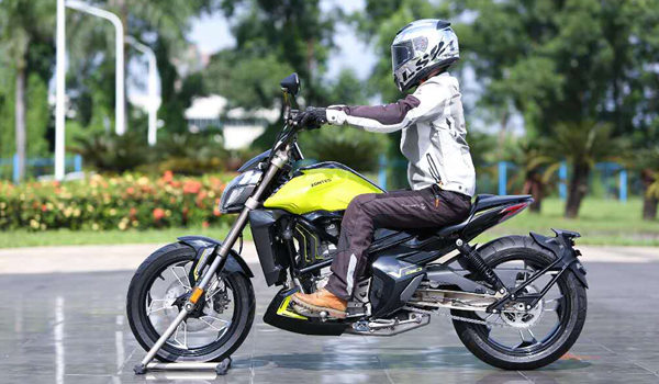 Zontes 310V mẫu Cruiser mang thiết kế hiện đại tiết lộ giá 91 triệu VND trước khi ra mắt.