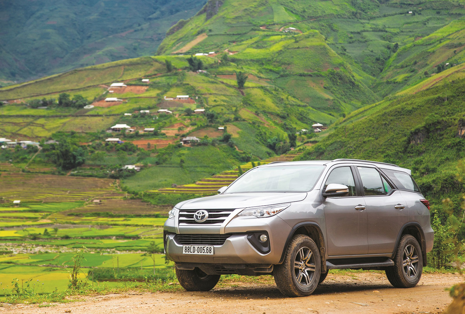 Toyota Fortuner bán chạy trở lại sau khi việc thông quan trở nên dễ dàng Toyota Fortuner bán chạy trở lại sau khi việc thông quan trở nên dễ dàng