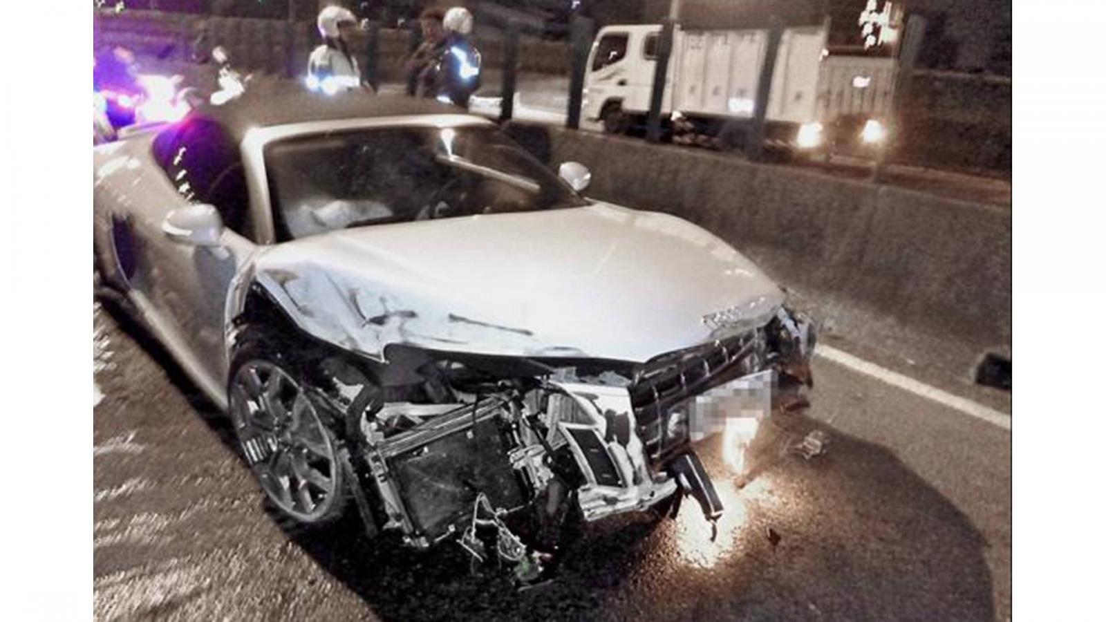 Lâm Chí Dĩnh còn từng sở hữu siêu xe Audi R8 V10 Spyder Lâm Chí Dĩnh còn từng sở hữu siêu xe Audi R8 V10 Spyder