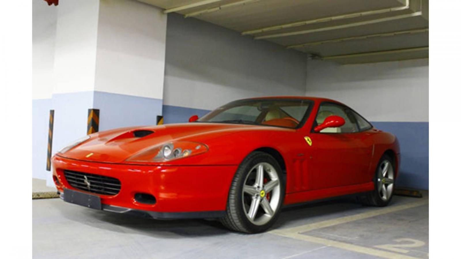 Ferrari 575 màu đỏ là 1 trong những ngựa chồm có mặt trong garage của Lâm Chí Dĩnh Ferrari 575 màu đỏ là 1 trong những ngựa chồm có mặt trong garage của Lâm Chí Dĩnh