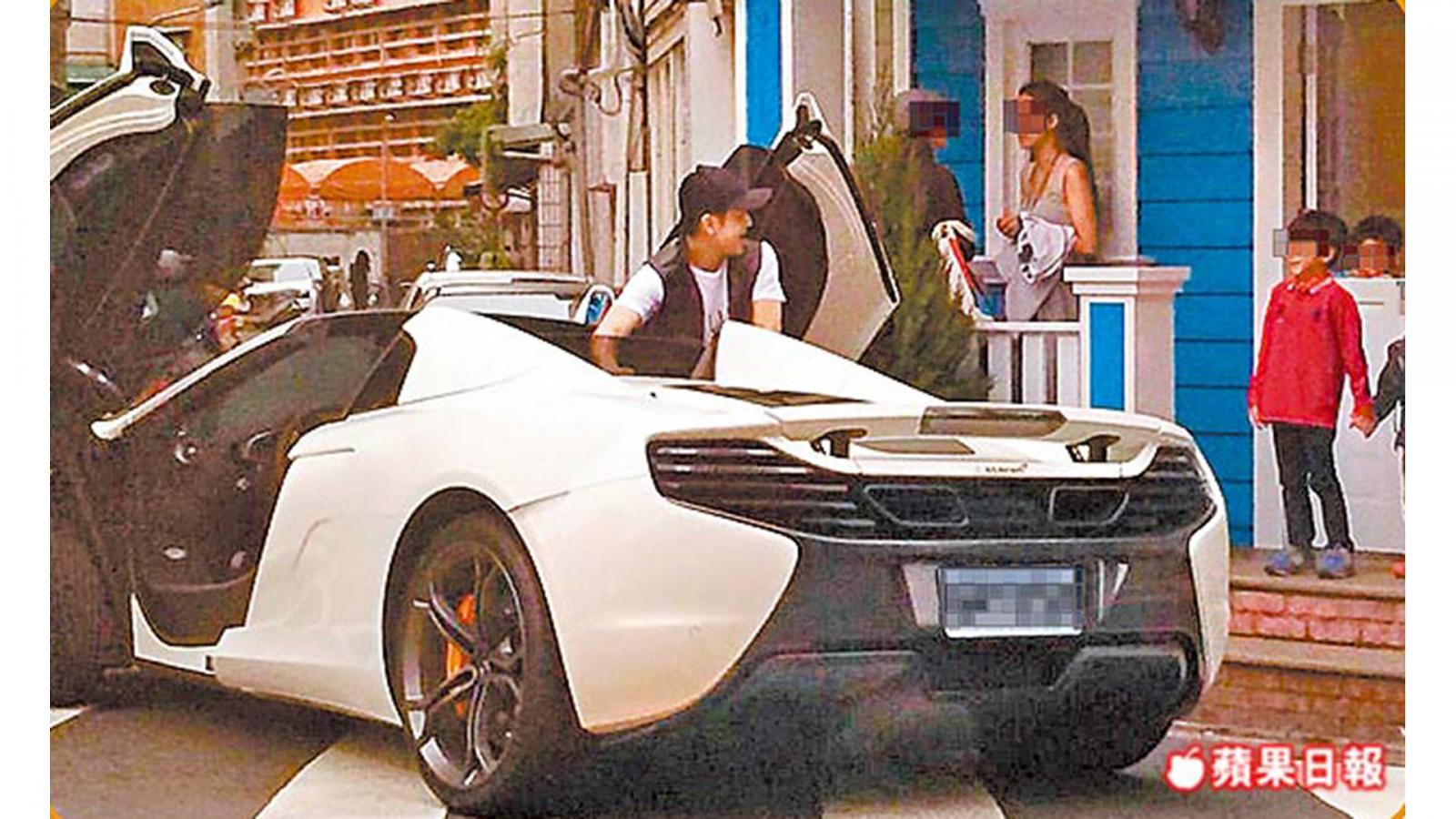 Lâm Chí Dĩnh còn sở hữu siêu xe McLaren 650S Spider màu trắng thời trang Lâm Chí Dĩnh còn sở hữu siêu xe McLaren 650S Spider màu trắng thời trang