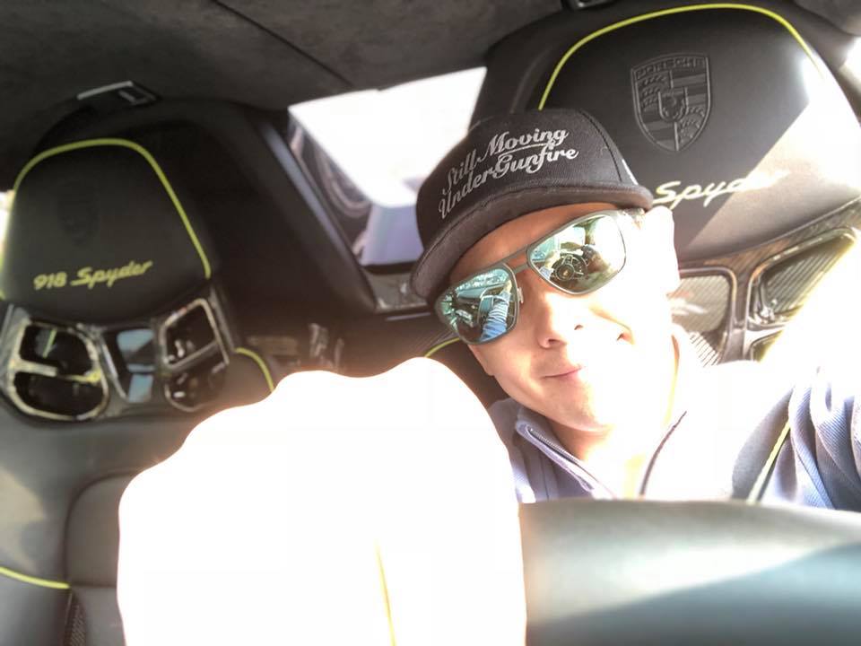 Chiếc xe đó chính là Porsche 918 Spyder vốn chỉ có 918 chiếc trên thế giới Chiếc xe đó chính là Porsche 918 Spyder vốn chỉ có 918 chiếc trên thế giới