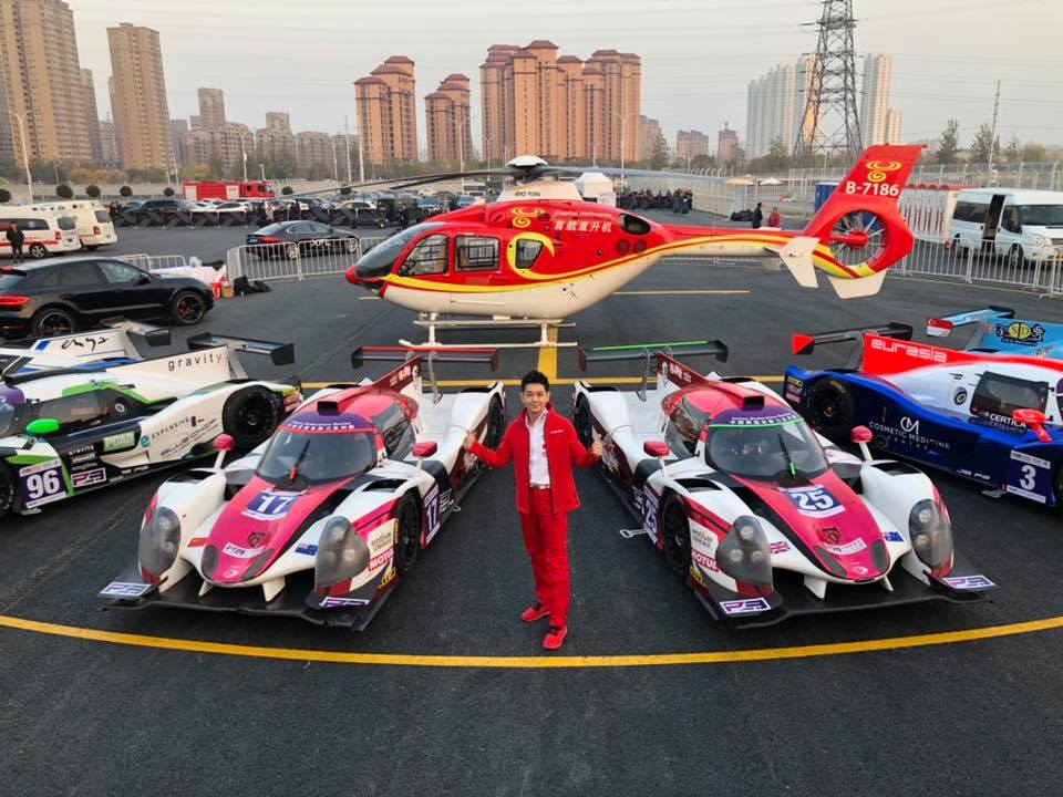 Lâm Chí Dĩnh cùng các xe đua Lâm Chí Dĩnh cùng các xe đua
