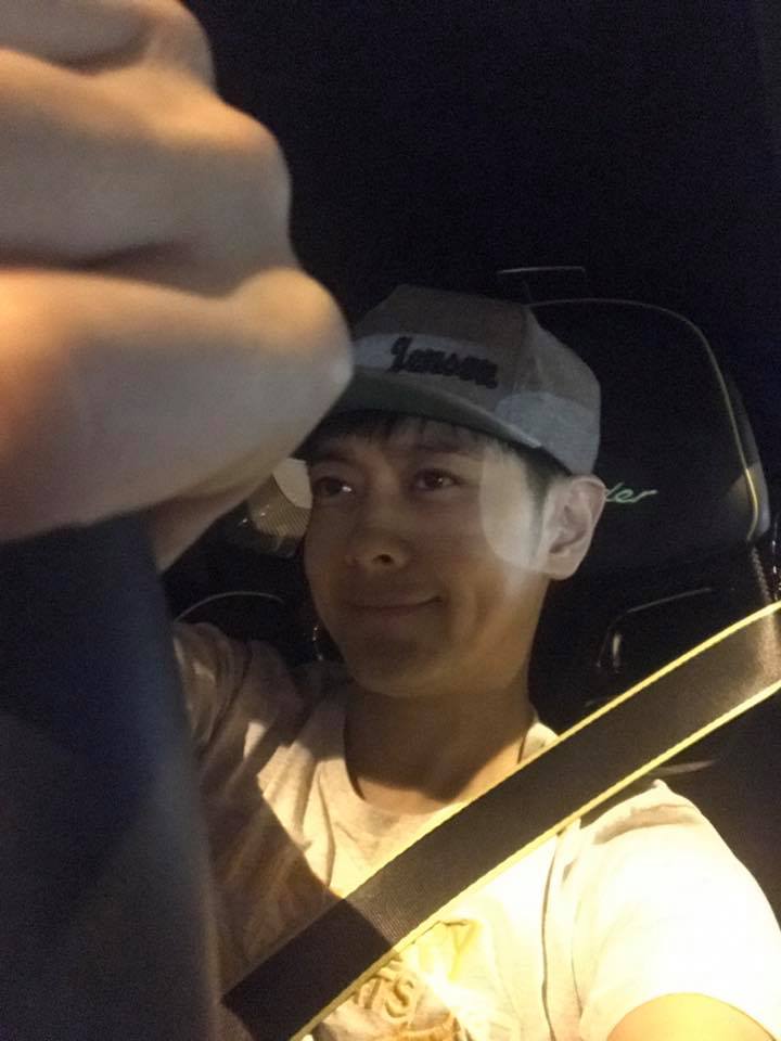 Lâm Chí Dĩnh từng chia sẻ bức ảnh ngồi trong khoang lái 1 chiếc siêu xe với vẻ mặt rất vui vẻ Lâm Chí Dĩnh từng chia sẻ bức ảnh ngồi trong khoang lái 1 chiếc siêu xe với vẻ mặt rất vui vẻ