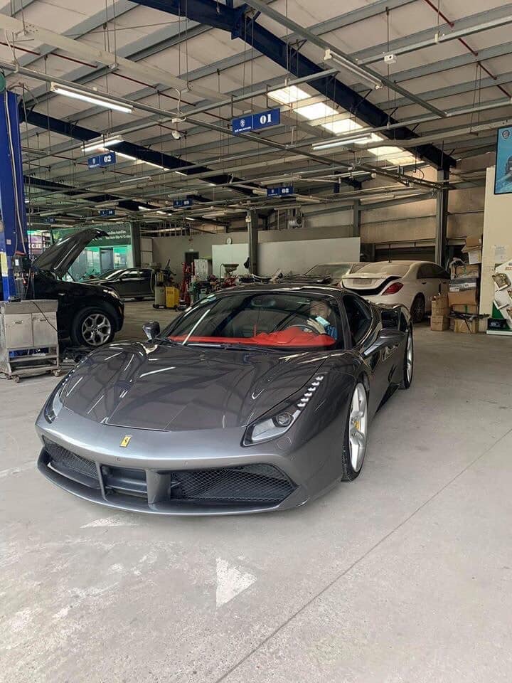 Siêu xe Ferrari 488 GTB từng qua tay Cường Đô la tiếp tục được rao bán Siêu xe Ferrari 488 GTB từng qua tay Cường Đô la tiếp tục được rao bán