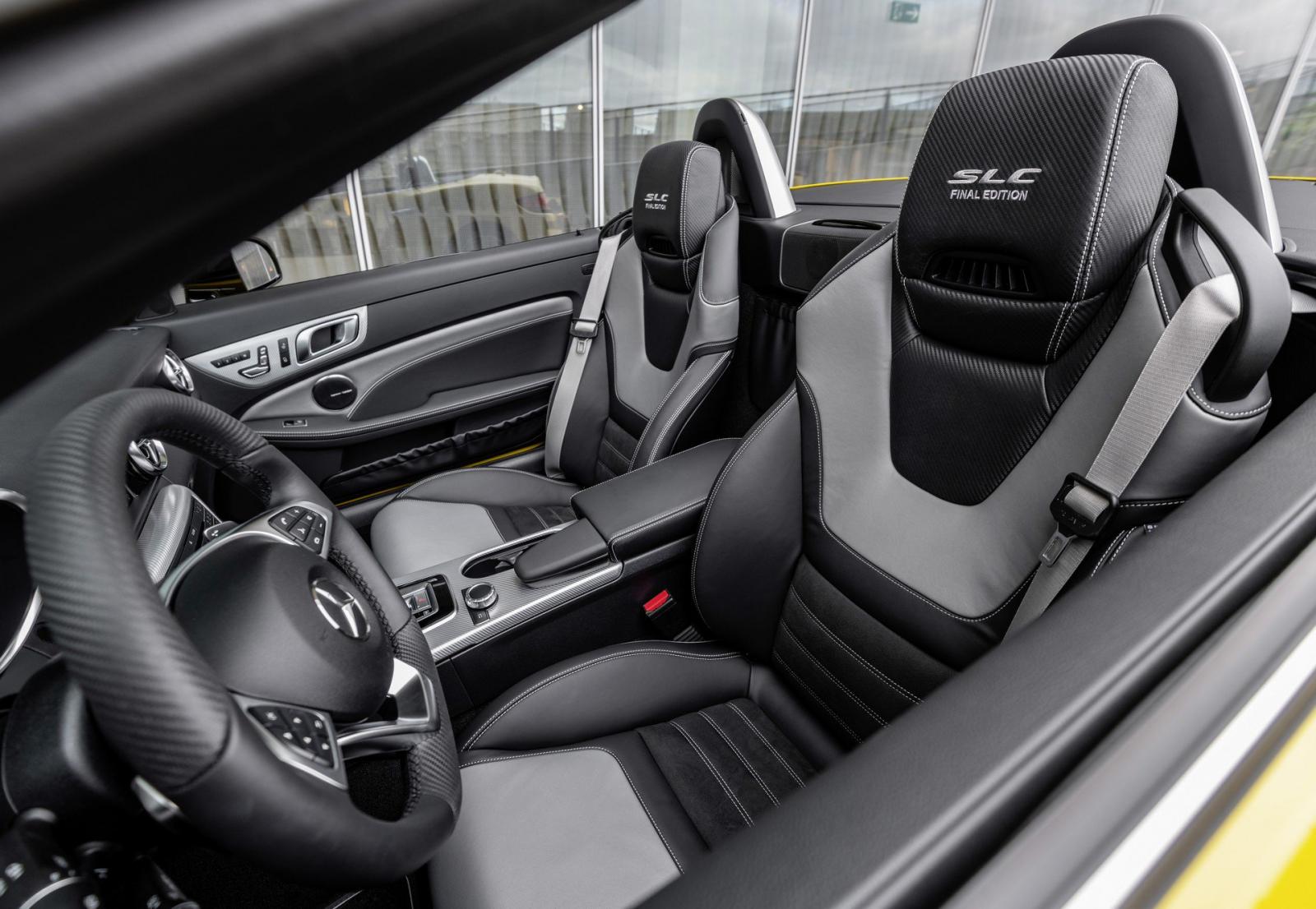 Khoang lái Mercedes-Benz SLC Final Edition Khoang lái Mercedes-Benz SLC Final Edition