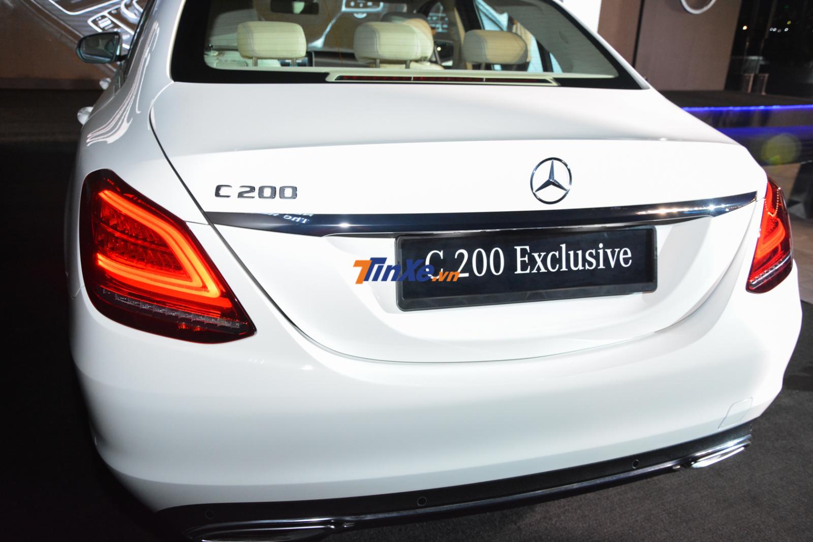 Đuôi xe của Mercedes-Benz C200 Exclusive 2019 được sửa đổi nhẹ thiết kế Đuôi xe của Mercedes-Benz C200 Exclusive 2019 được sửa đổi nhẹ thiết kế