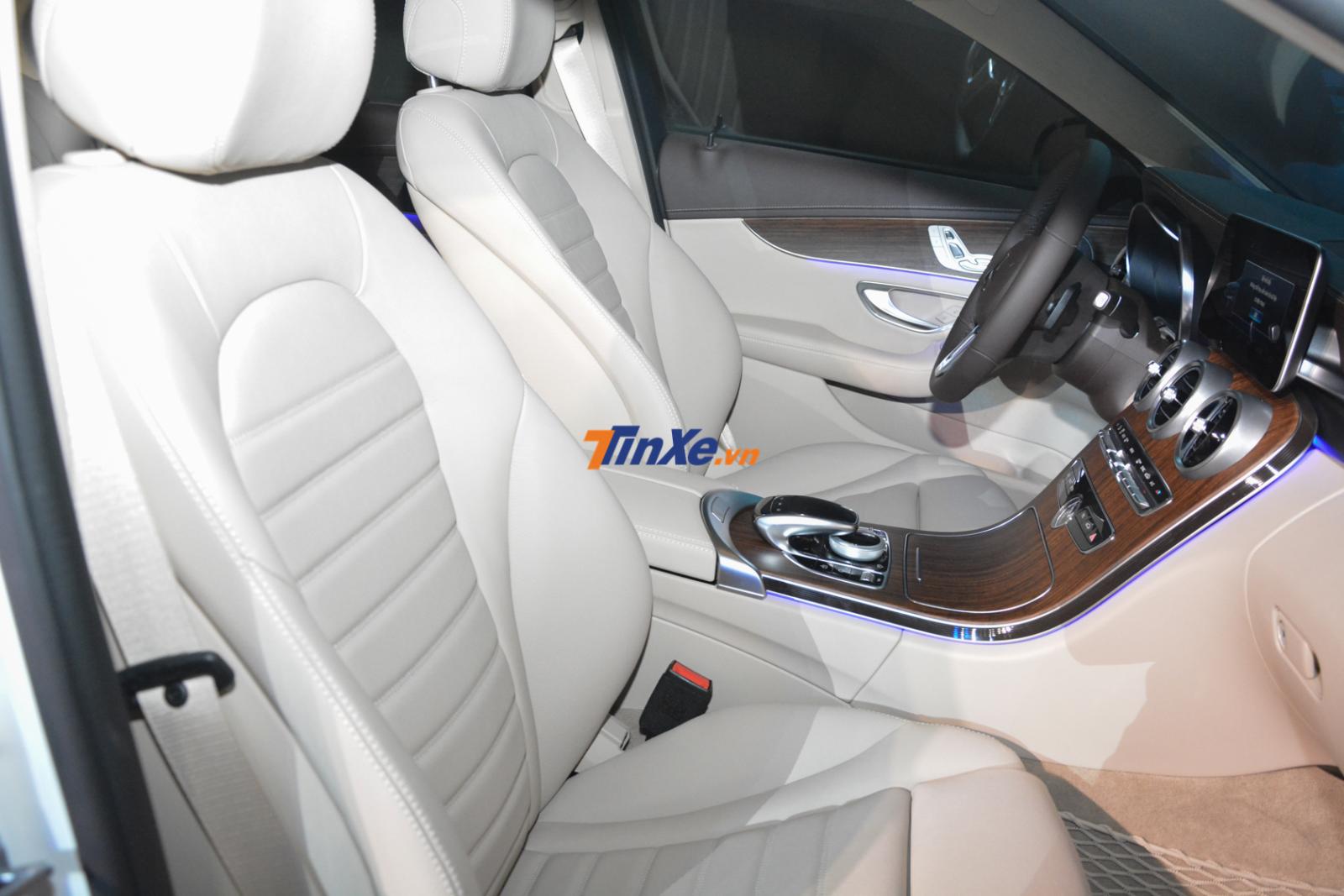 Nội thất bọc da trắng, màu đen hay vàng Silk Nội thất bọc da trắng, màu đen hay vàng Silk