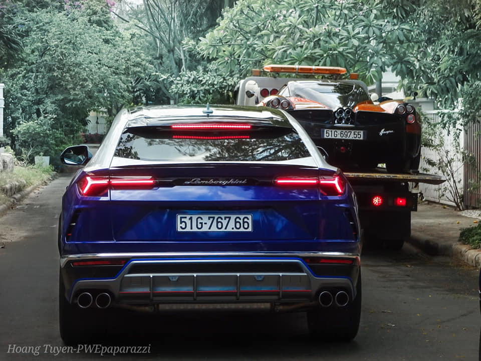 Pagani Huayra mang biển cặp 55 còn Lamborghini Urus là biển cặp 66 Pagani Huayra mang biển cặp 55 còn Lamborghini Urus là biển cặp 66