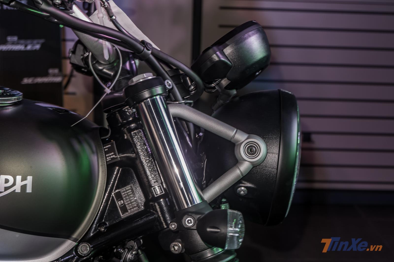 Các chi tiết trên dàn đầu đều được hoàn thiện 1 cách rất tỉ mỉ và hợp mắt