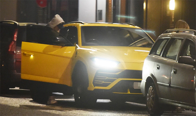 Tiền đạo của Liverpool có thể bị phạt số tiền 30 triệu đồng cho hành động khiếm nhã của mình Tiền đạo của Liverpool có thể bị phạt số tiền 30 triệu đồng cho hành động khiếm nhã của mình