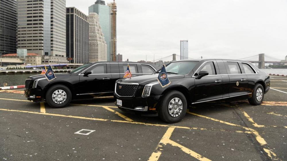 Còn đây là 2 chiếc Limousine bọc thép chống đạn đời mới của Tổng thống Mỹ Donald Trump