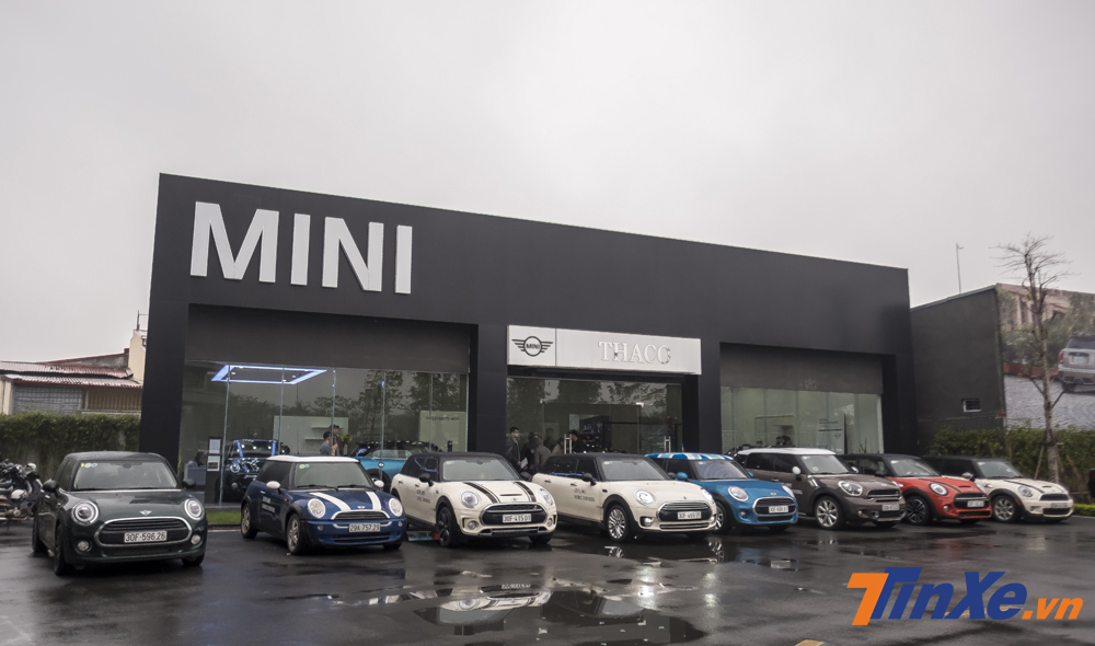 Dàn xe MINI với nhiều chủng loại đã cùng nhau góp mặt trong chuyến đi du xuân đầu năm. Dàn xe MINI với nhiều chủng loại đã cùng nhau góp mặt trong chuyến đi du xuân đầu năm.