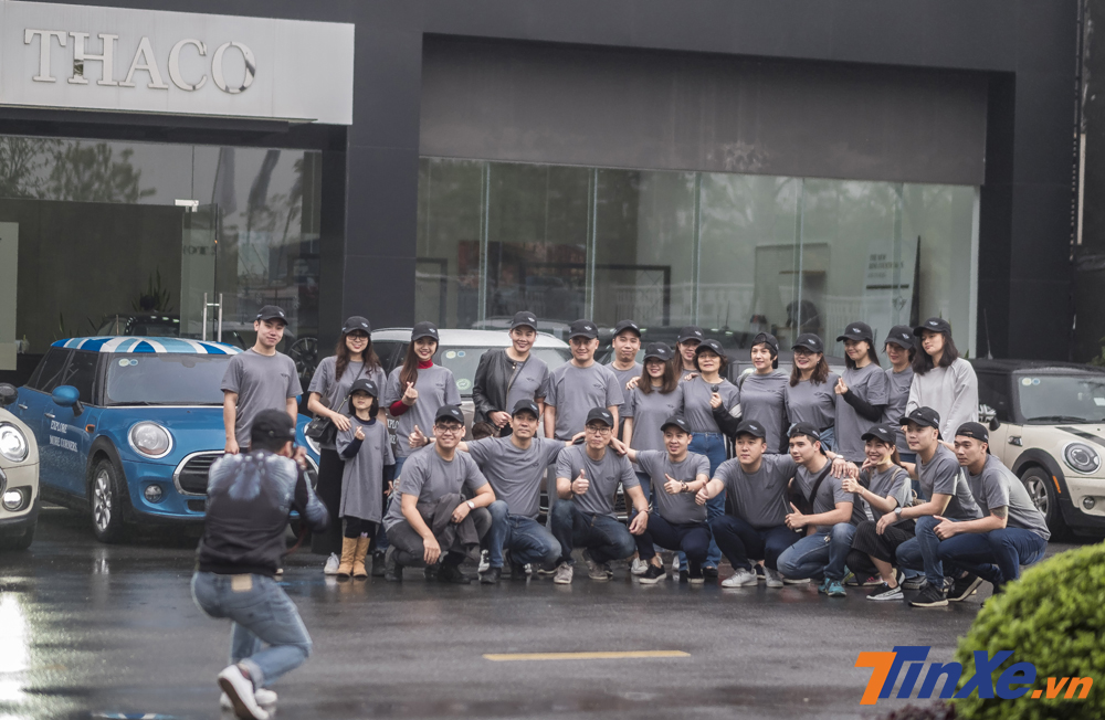 Nhóm những người sở hữu MINI tại Việt Nam. Nhóm những người sở hữu MINI tại Việt Nam.