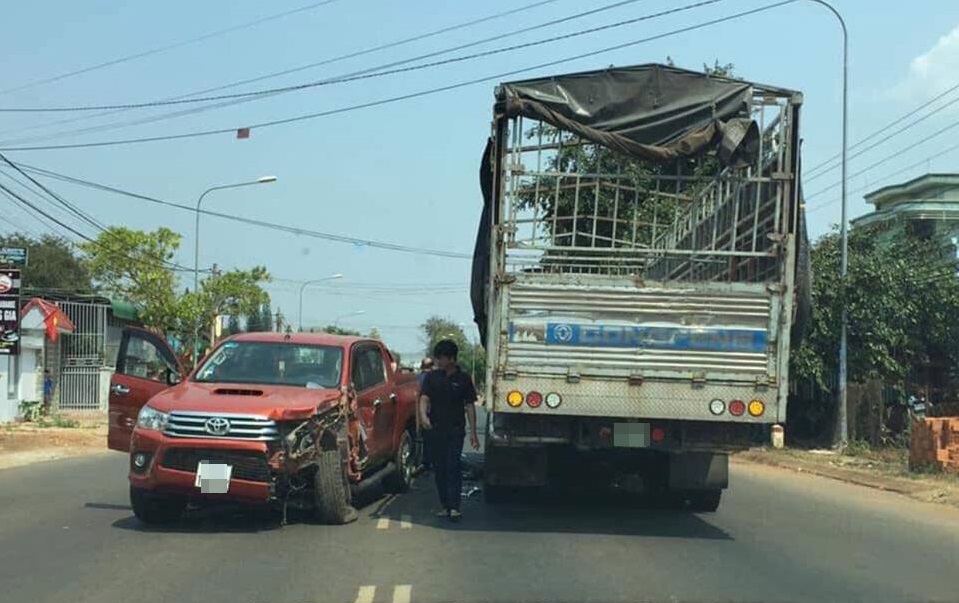 Hiện trường vụ tai nạn của chiếc Toyota Hilux