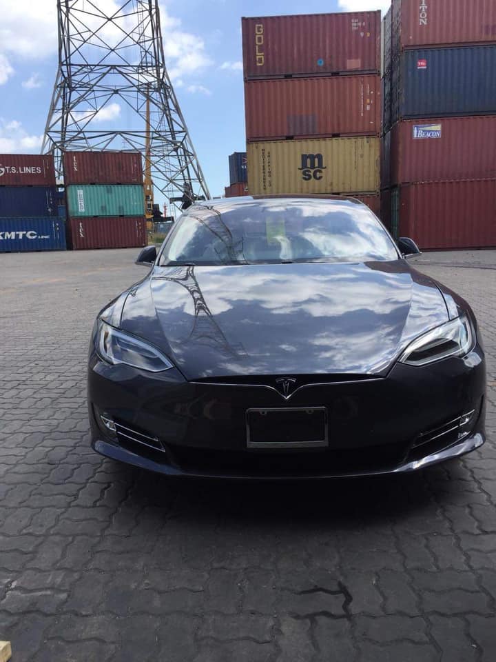 Sedan nhanh nhất thế giới Tesla Model S 100D đầu tiên cập bến Việt Nam Sedan nhanh nhất thế giới Tesla Model S 100D đầu tiên cập bến Việt Nam