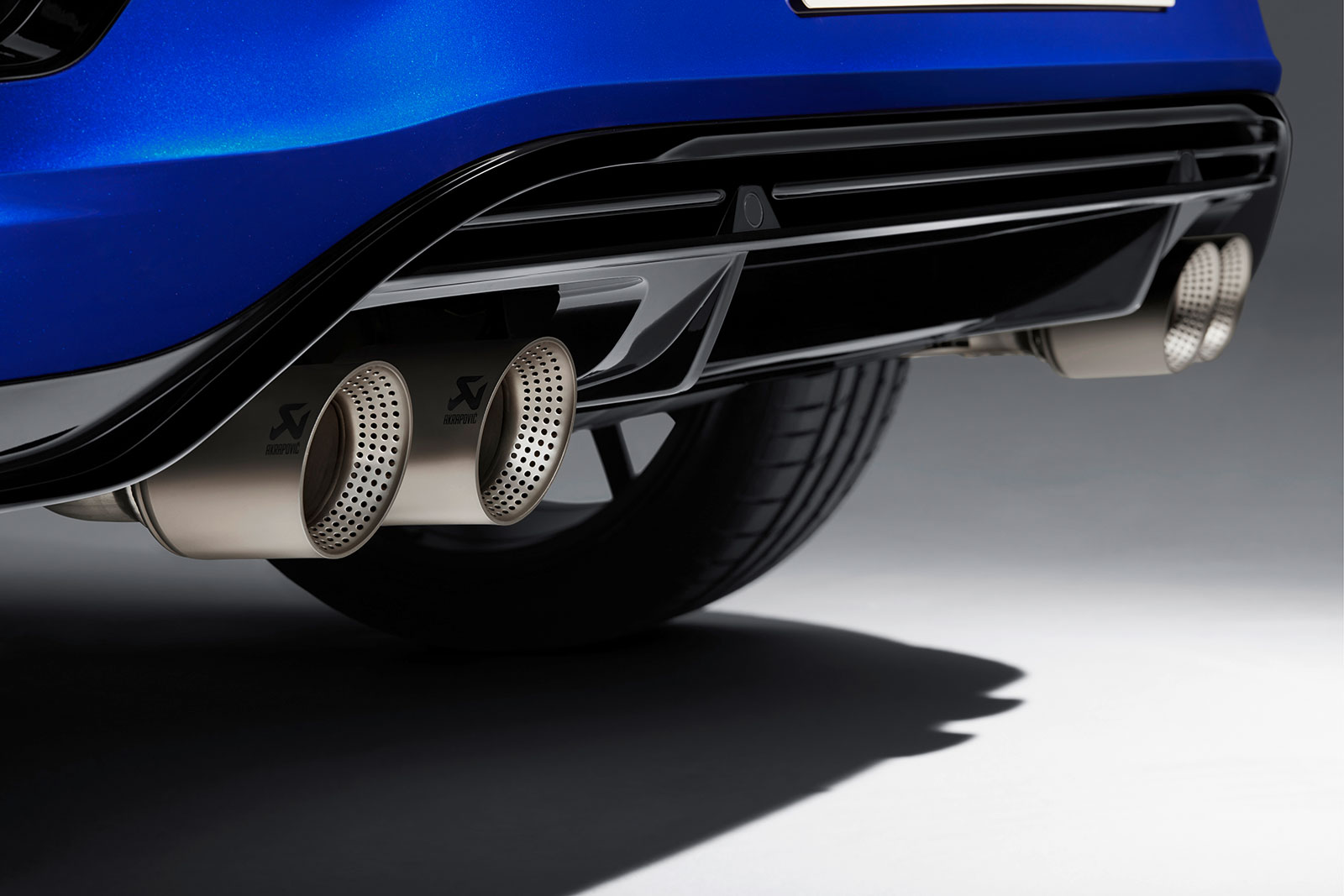 4 ống xả của Volkswagen T-Roc R 2020