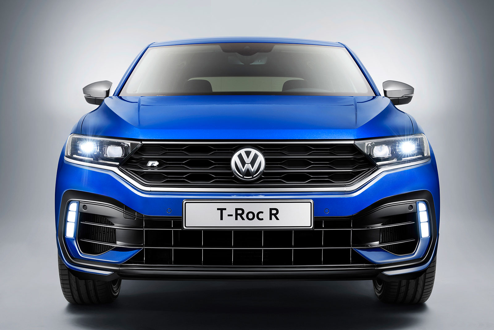 Cận cảnh đầu xe của Volkswagen T-Roc R 2020