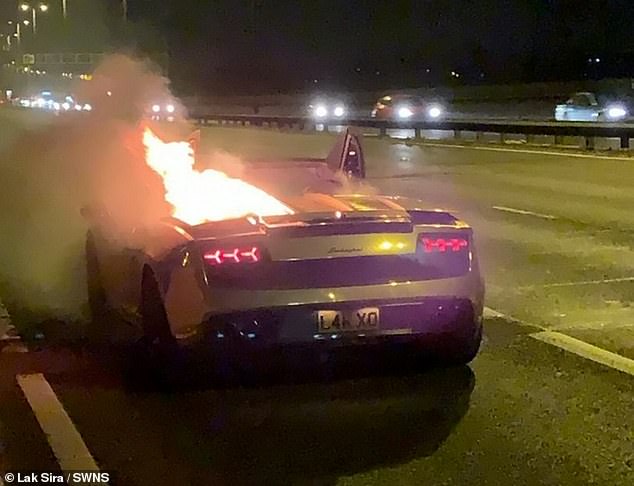 Chiếc Lamborghini Gallardo Spyder bốc cháy từ khoang phía sau