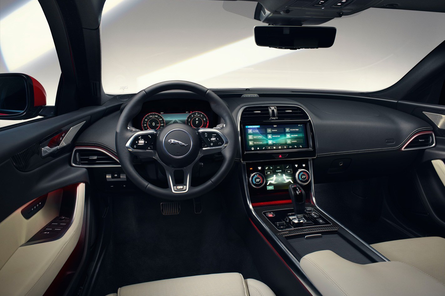 Nội thất của Jaguar XE 2019 có nhiều thay đổi đáng chú ý