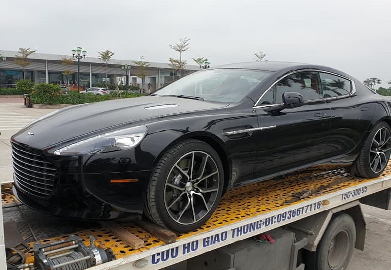 Aston Martin Rapide S lặng lẽ cập bến Việt Nam