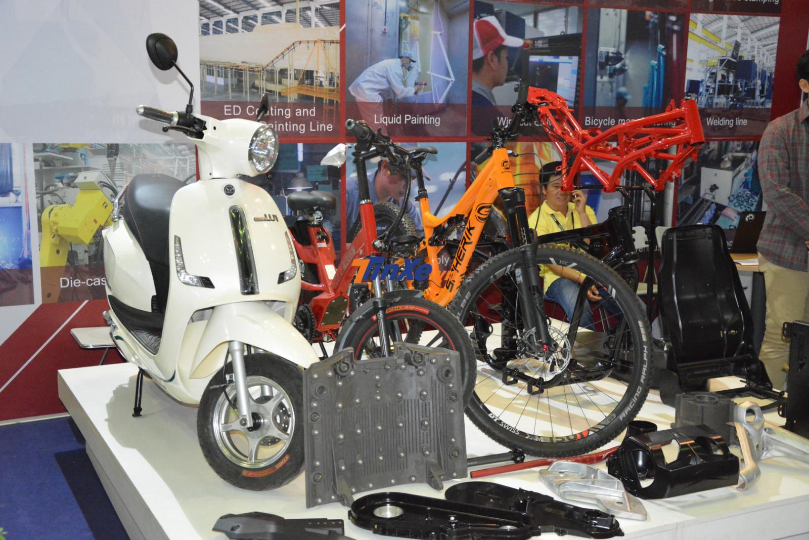Dù là chuyên ngành phụ kiện Ô tô nhưng triển lãm Automechanika 2019 còn trưng bày xe máy và xe đạp Dù là chuyên ngành phụ kiện Ô tô nhưng triển lãm Automechanika 2019 còn trưng bày xe máy và xe đạp