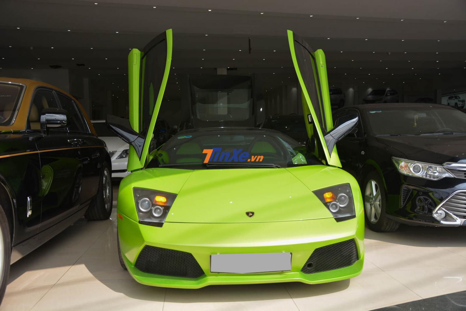 Rao bán lại siêu xe Lamborghini Murcielago LP640 màu xanh cốm hàng độc tại Việt Nam